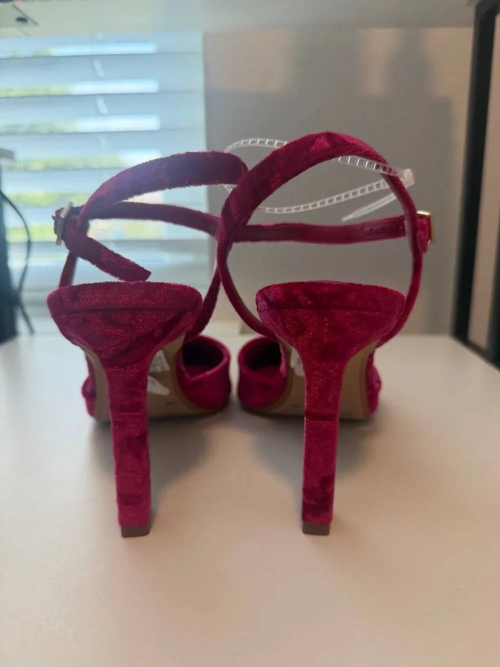 NWT Gianni Bini Geno Hot Pink Velvet Pointed Toe Ankle Strap Heels Size 8.5